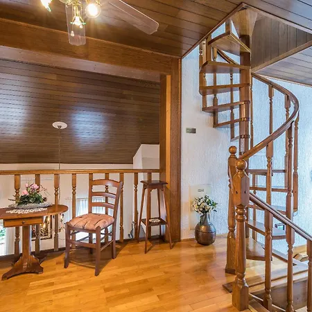 Anna With Pool By Vila Poreč