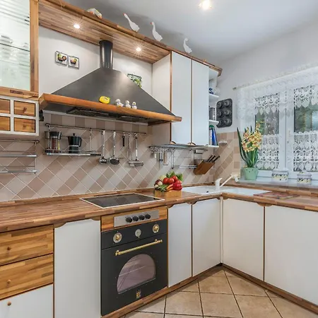 Vila Anna With Pool By