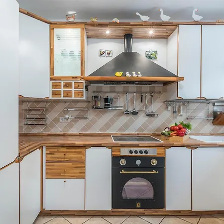 Vila Anna With Pool By