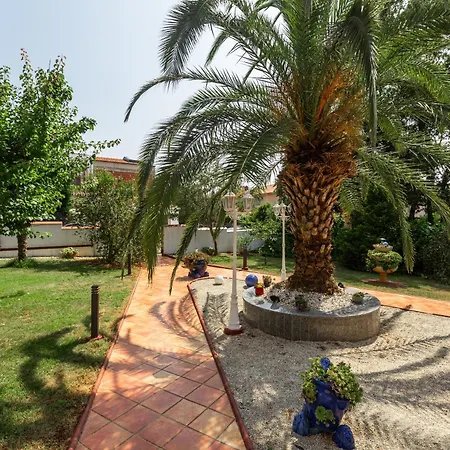 Villa Anna With Pool By Porec