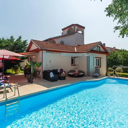 Anna With Pool By * Poreč