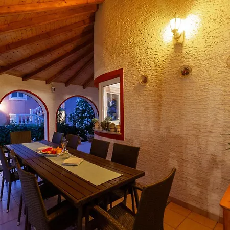 Anna With Pool By Poreč