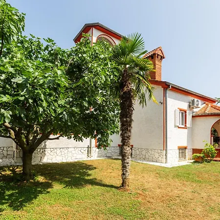 Anna With Pool By ヴィラ