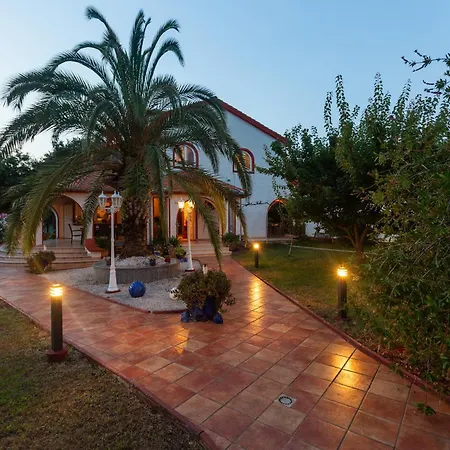 Vila Anna With Pool By Poreč