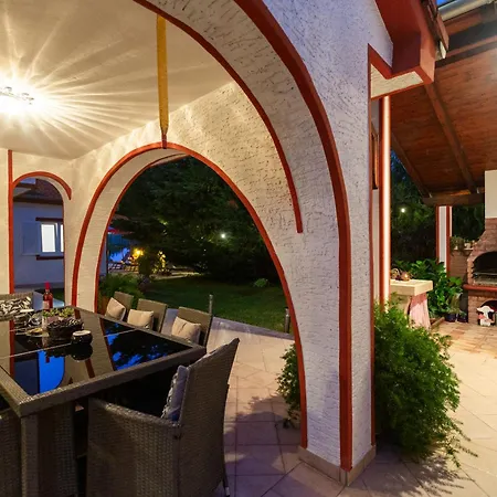 Anna With Pool By Vila Poreč