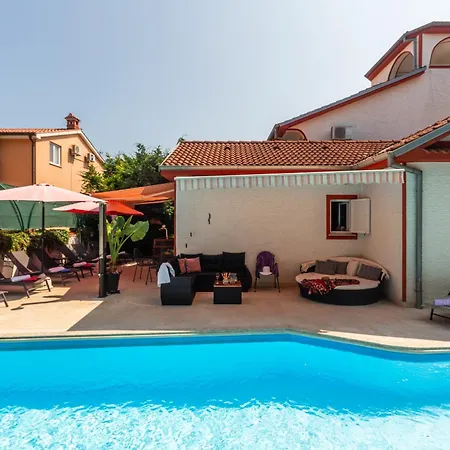 Anna With Pool By * Poreč