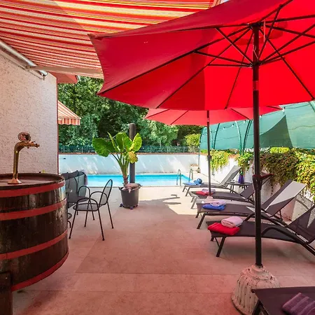 Anna With Pool By Vila Poreč