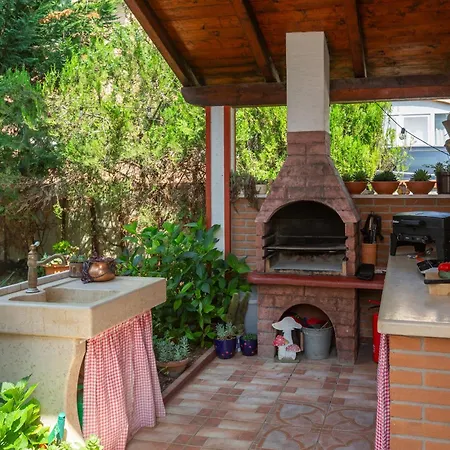 Anna With Pool By Vila *