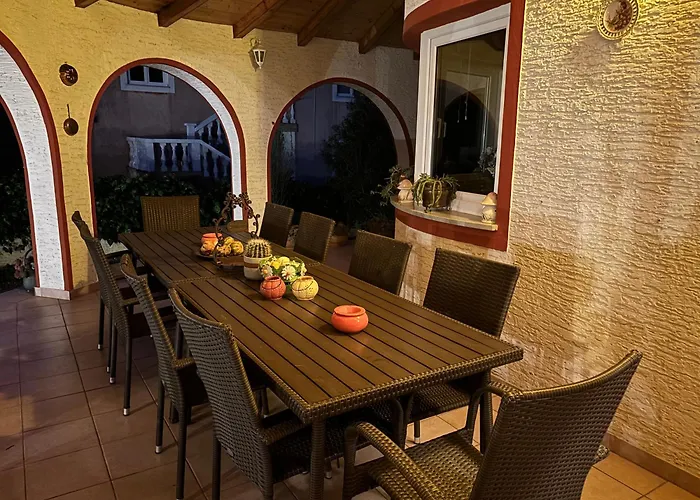 ヴィラ Anna With Pool By *