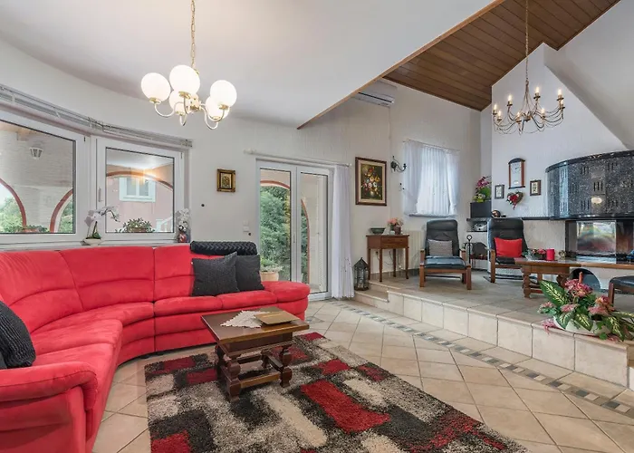 Anna With Pool By ヴィラ *