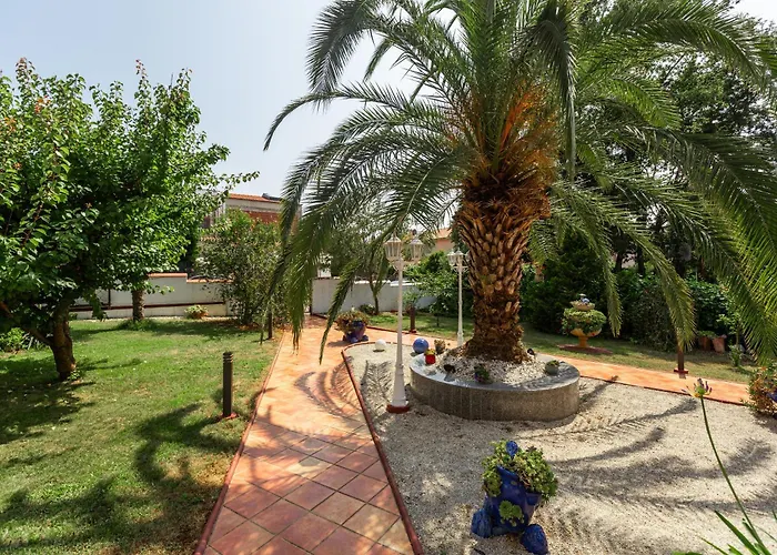 Villa Anna With Pool By Poreč