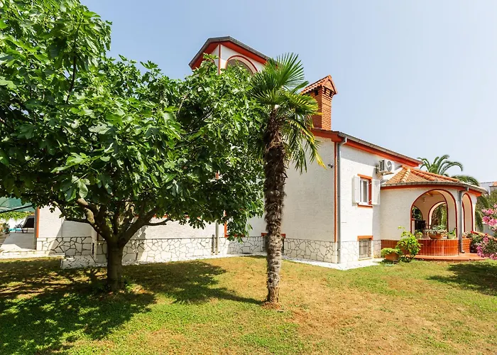 Anna With Pool By ヴィラ