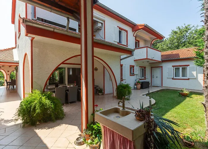 Anna With Pool By * Poreč