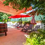 Villa Anna With Pool By