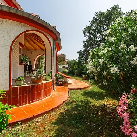 Villa Anna With Pool By *