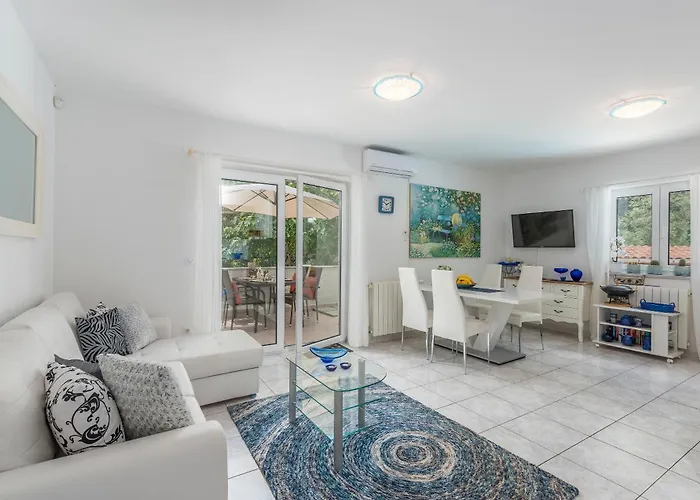 Anna With Pool By * Poreč