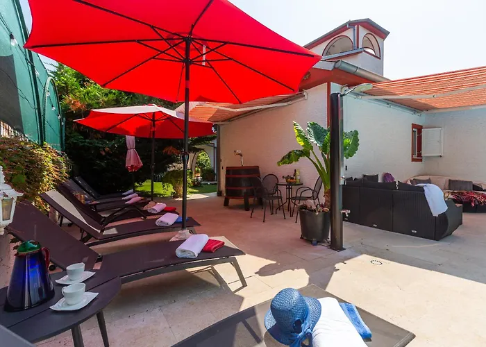 Anna With Pool By * Poreč