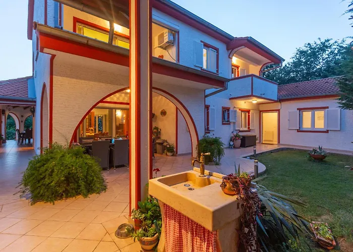 Villa Anna With Pool By *